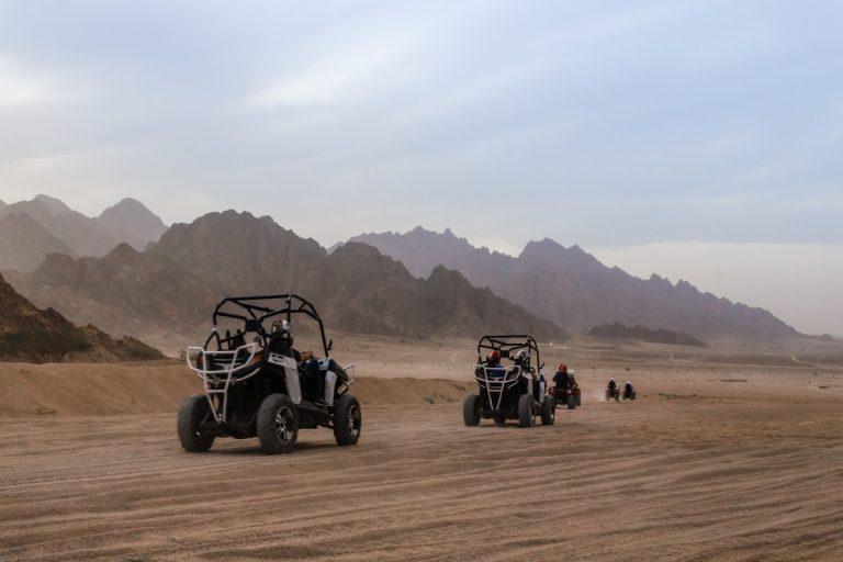 Hurghada : Aventure dans le désert en quad et en buggy avec transferts