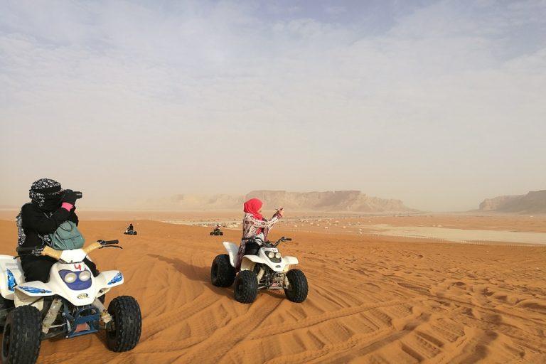Hurghada : Aventure dans le désert en quad et en buggy avec transferts