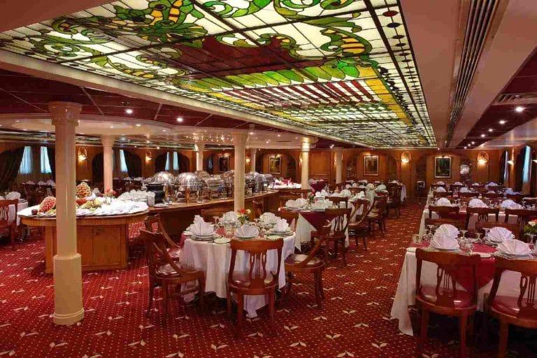 dinner-in-nile
